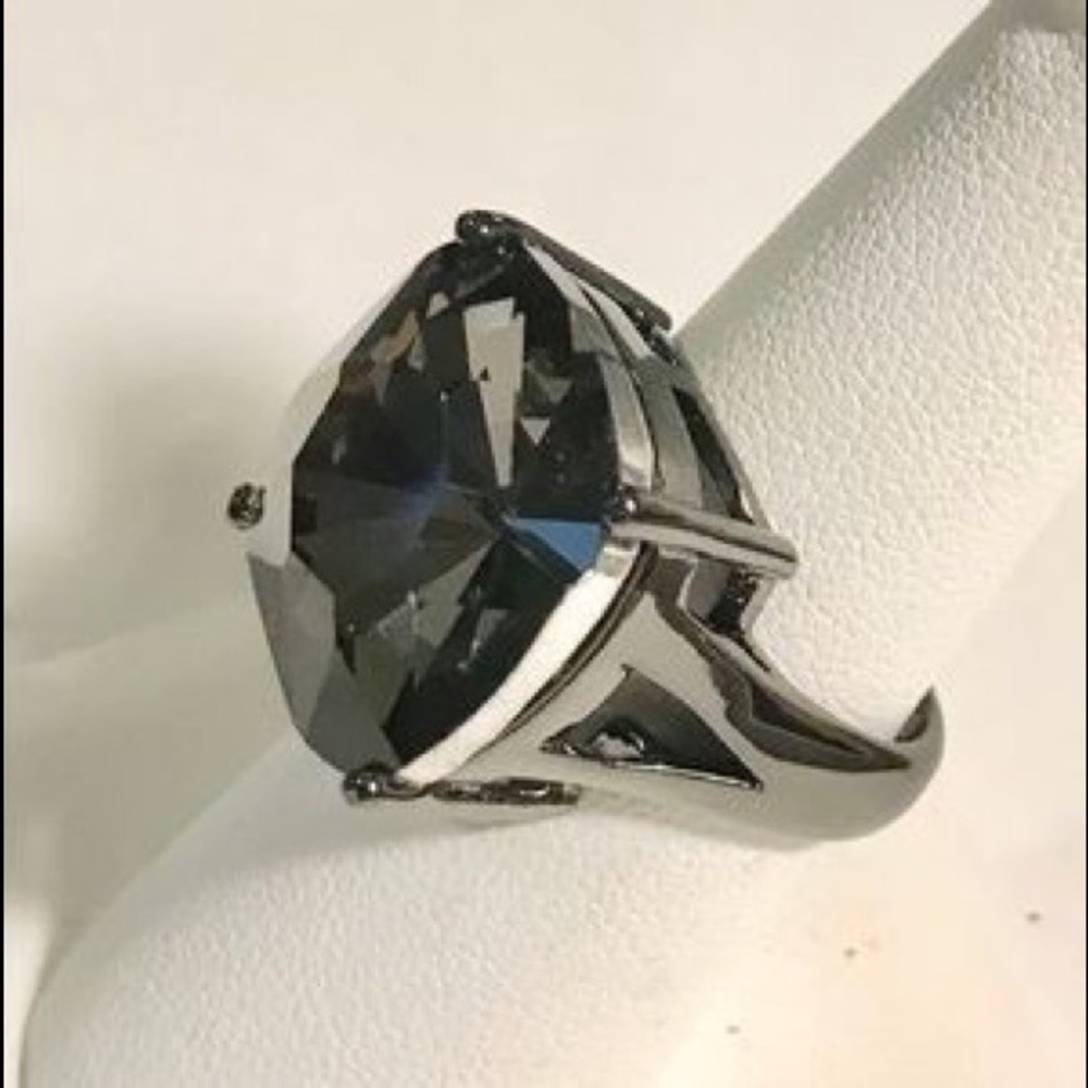 🌼🌼“Supreme” ring by Premier Designs Jewelry🌼🌼